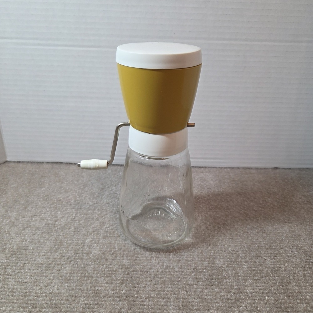 VINTAGE FEDERAL HOUSEWARES SPICE/NUT GRINDER/CHOPPER, HARVEST GOLD, MCM RETRO